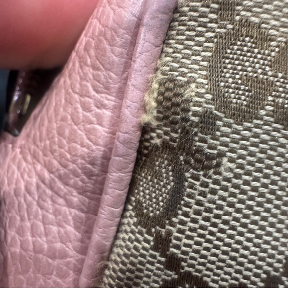 Gucci Bree Pink Camera Bag - Picture 9 of 10